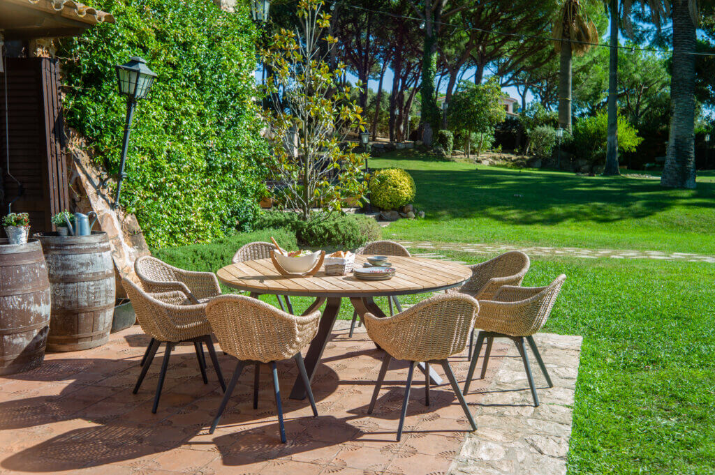 Table de jardin extérieur