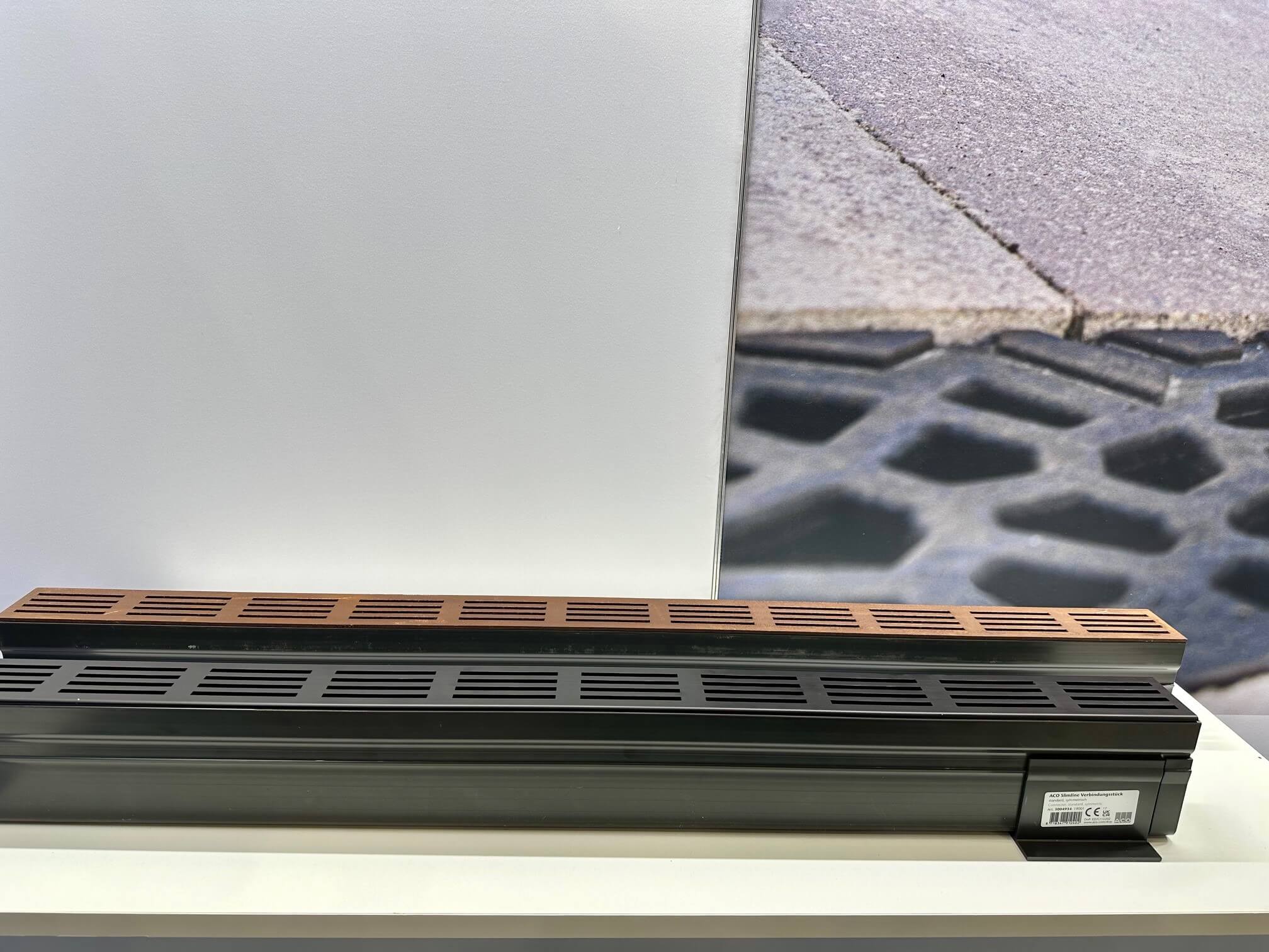 Caniveau de drainage discret et design modèle Slimline de chez ACO